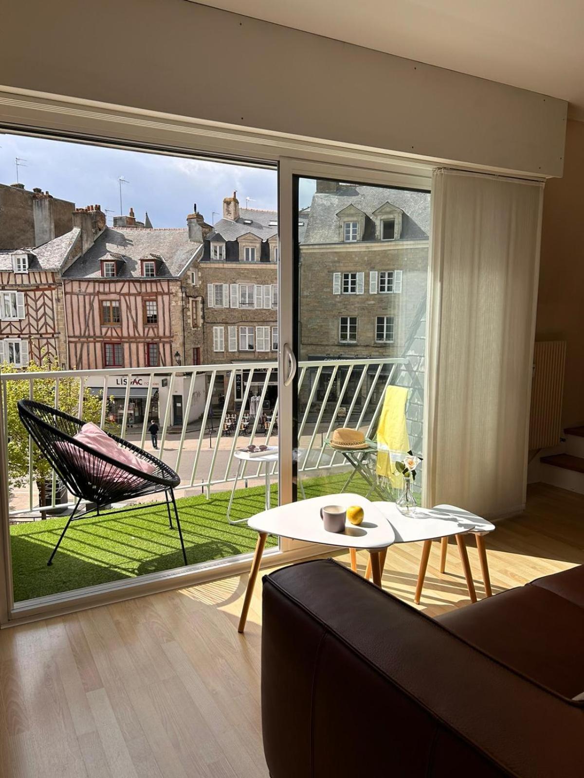 شقة Laroche Grand Duplex Dans Le Centre Historique Avec Garage فان المظهر الخارجي الصورة
